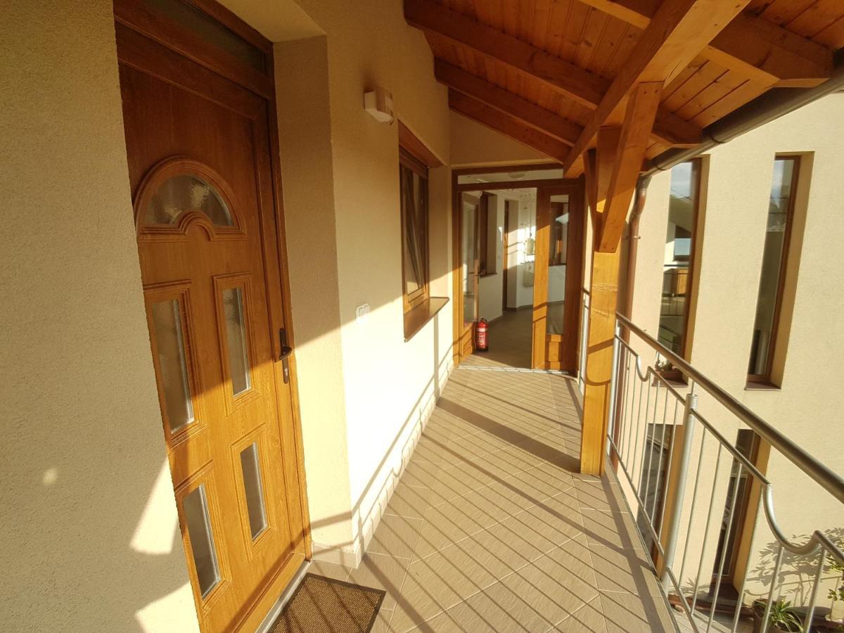 Dorci Apartman Keszthely Bagian luar foto