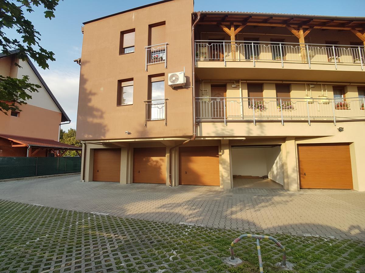 Dorci Apartman Keszthely Bagian luar foto